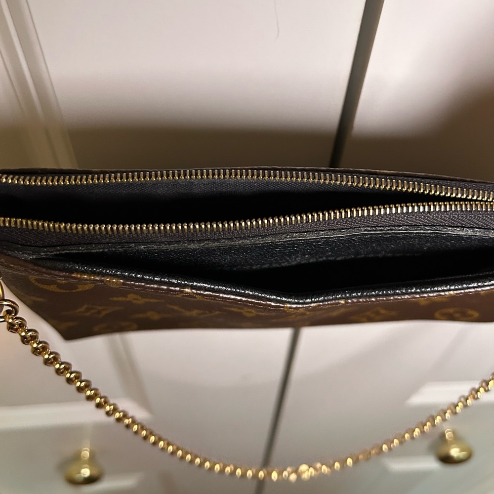 Louis Vuitton Brown Monogram Canvas Crossbody Bag with Gold Chain - Picture 4 of 7